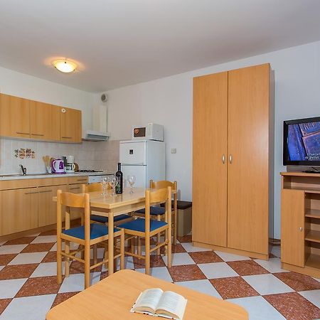 Apartments Ava Porec Bagian luar foto