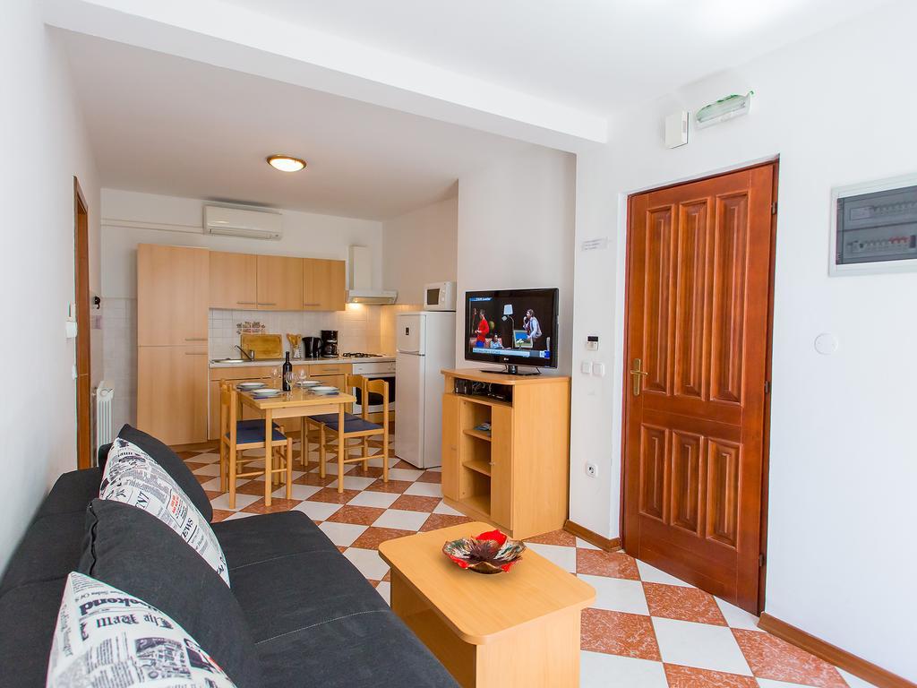 Apartments Ava Porec Bagian luar foto