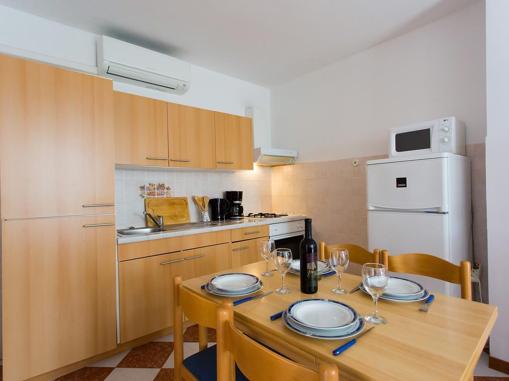 Apartments Ava Porec Bagian luar foto