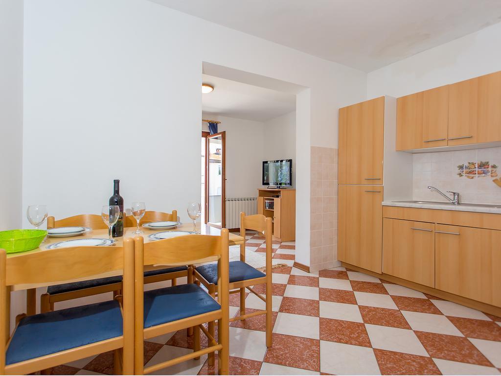 Apartments Ava Porec Bagian luar foto
