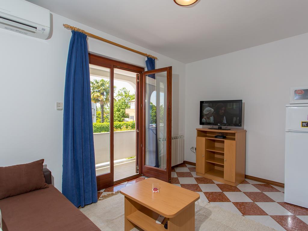 Apartments Ava Porec Bagian luar foto