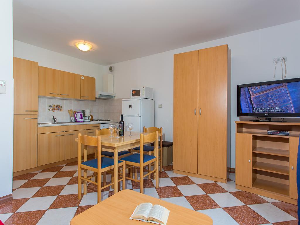 Apartments Ava Porec Bagian luar foto