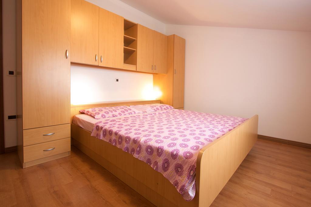 Apartments Ava Porec Bagian luar foto