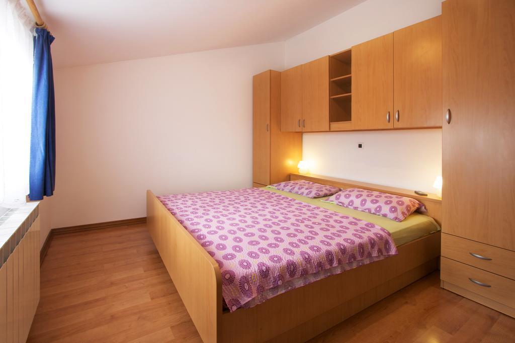 Apartments Ava Porec Bagian luar foto