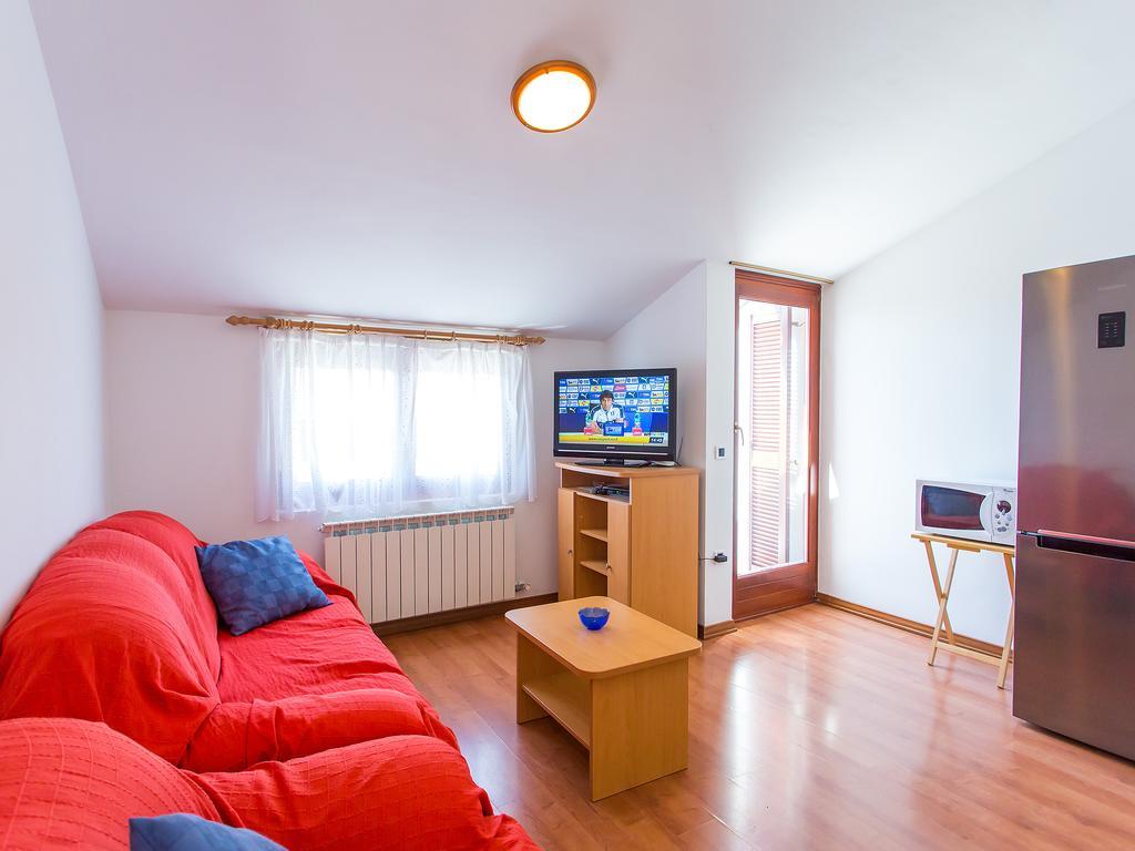 Apartments Ava Porec Bagian luar foto