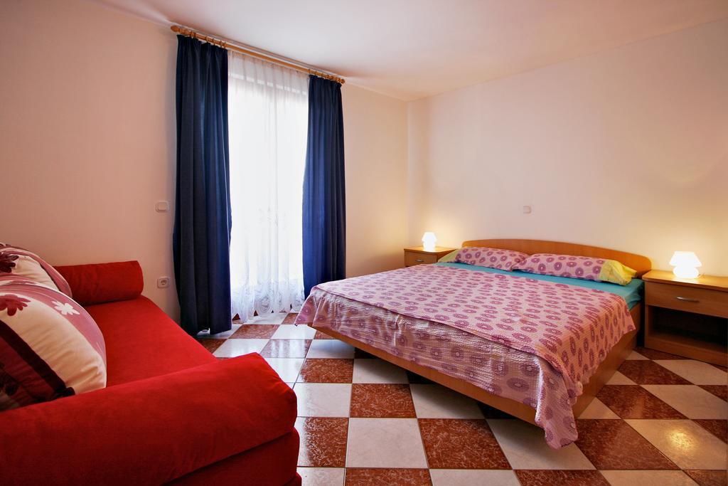 Apartments Ava Porec Bagian luar foto