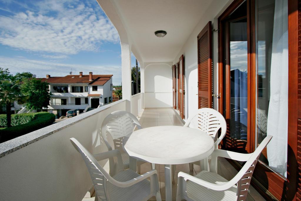 Apartments Ava Porec Bagian luar foto