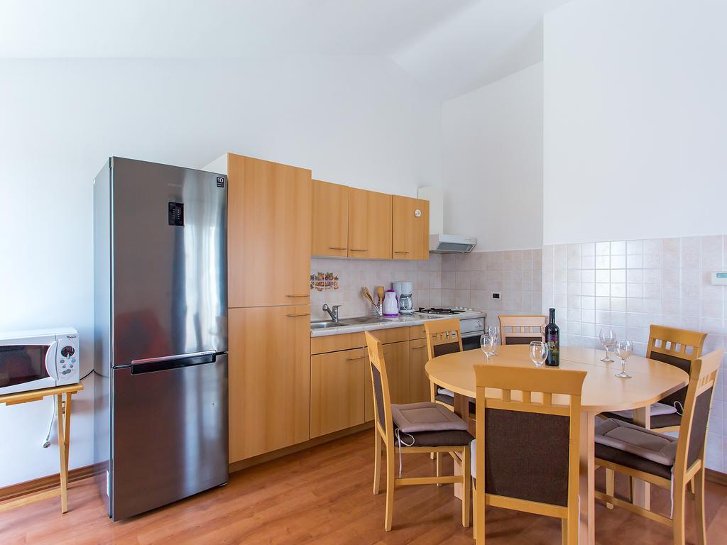 Apartments Ava Porec Bagian luar foto