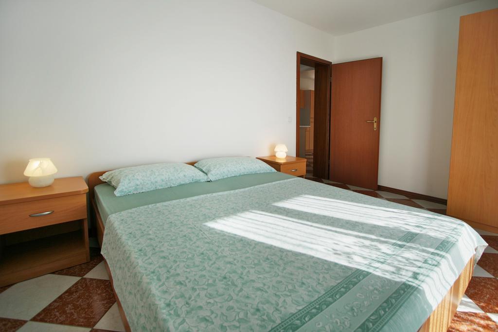 Apartments Ava Porec Bagian luar foto