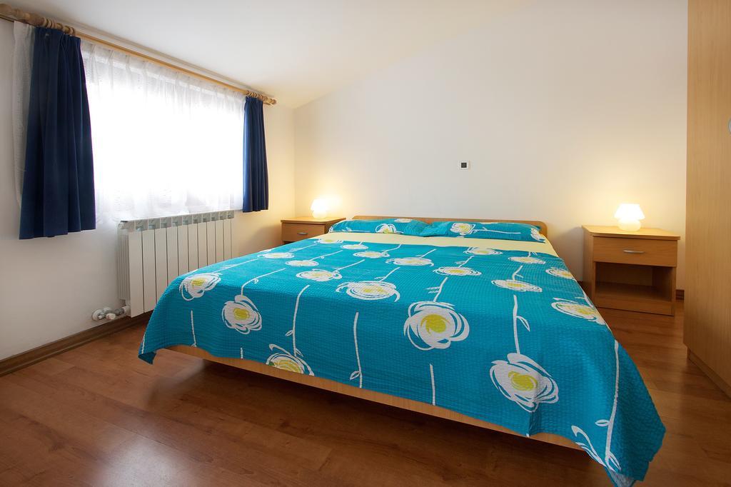 Apartments Ava Porec Bagian luar foto