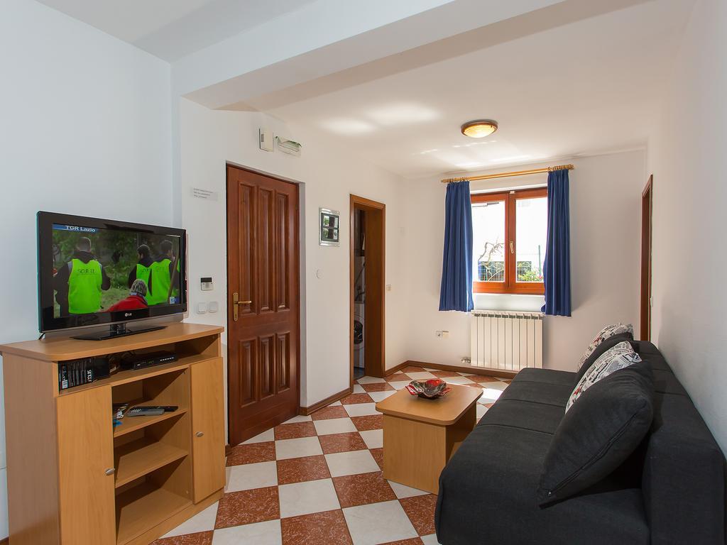 Apartments Ava Porec Bagian luar foto