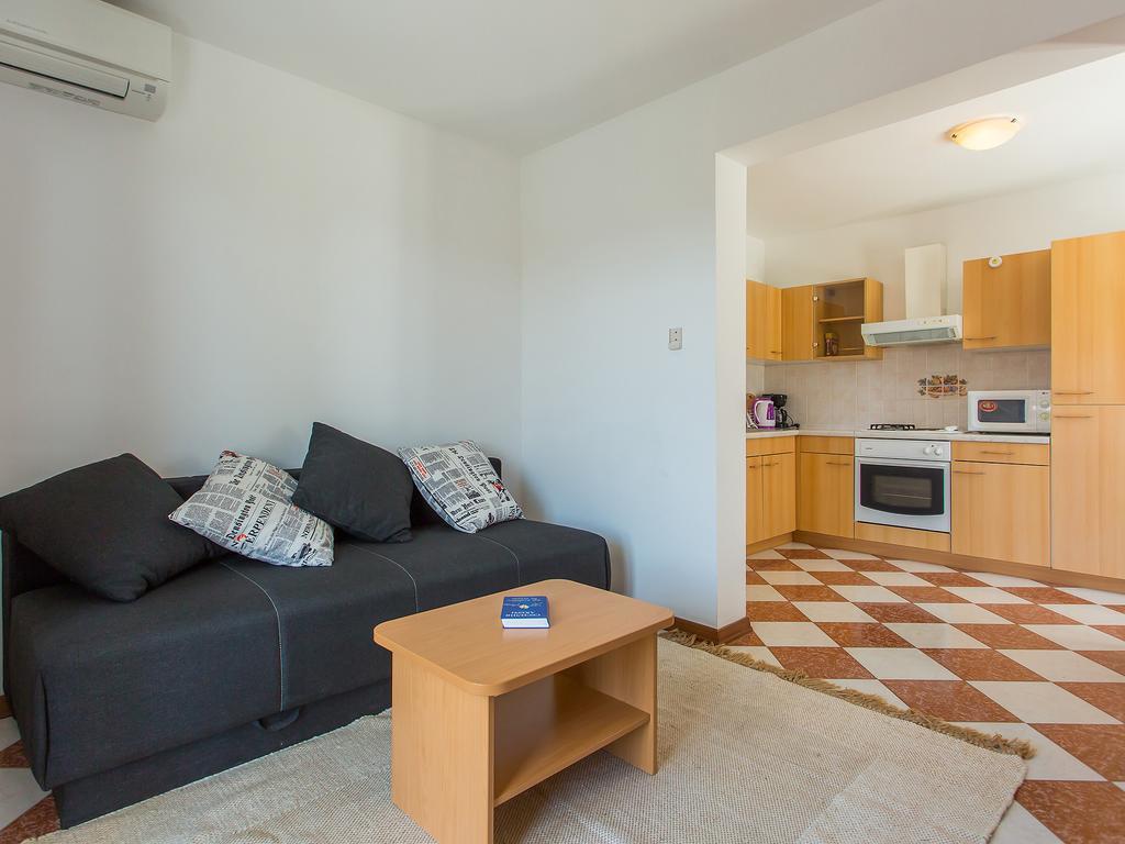 Apartments Ava Porec Bagian luar foto