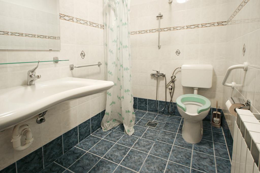 Apartments Ava Porec Bagian luar foto
